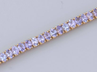 null Bracelet river in vermeil, set with oval tanzanites for 10 ct approximately...