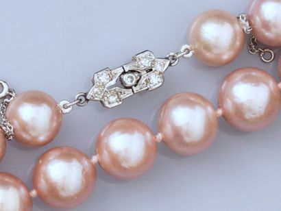 Collier de perles de culture roses des Mers...