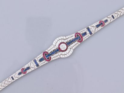 null Important bracelet articulé en or gris 750°/°° (18K), à riche décor géométrique...