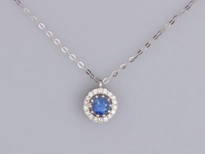 null Fine necklace in white gold 750°/°° (18K), with mesh forçat, set with a small...