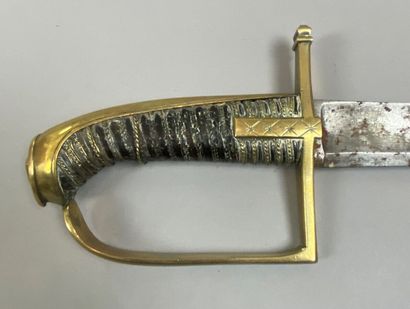 null Sabre d'officier de cavalerie légère de la fin du XVIIIème. Garde en bronze...