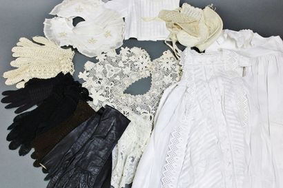 null Lot of collars, bibs, fichu, pieces to inlay, doilies in Ireland, net, circa...