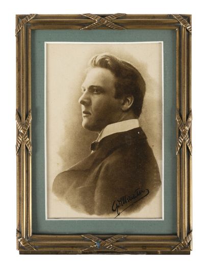 Portrait of Feodor Chaliapine. [1912].
Postcard....