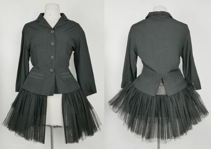 null Jean Paul GAULTIER, été 1991, collection Adam et Eve
Veste en lin noir à tutu...