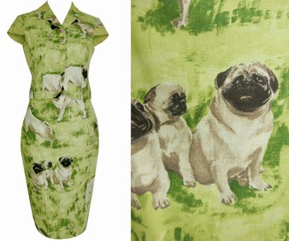 null MOSCHINO
Tailleur jupe en lin et coton vert imprimé bulldogs, T.38 indiquée