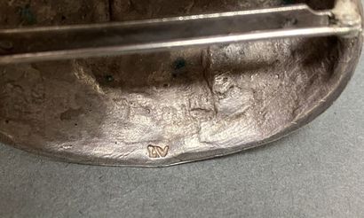 null Line VAUTRIN
Broche « La Boxe » en bronze argenté, signée LV, circa 1945
Bibliographie :...