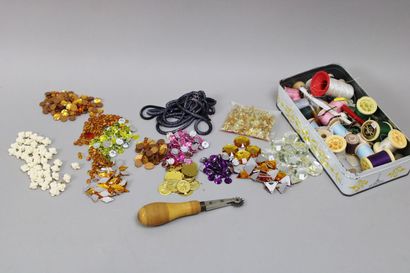 null Matériel pour broderie : perles, paillettes, cabochons, strass…