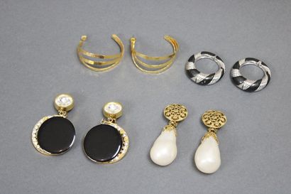 Lot of three pairs of ear clips including...