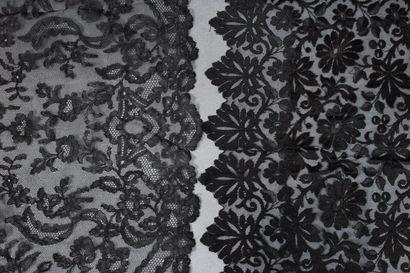 null Important lot of black lace of which Chantilly, Cluny and Blonde, including...