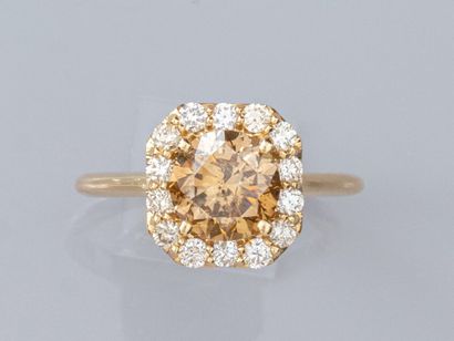 null Bague coussin en or jaune 585°/°°(14K), sertie d'un diamant brun naturel taille...