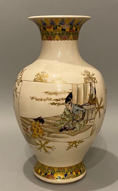 JAPON, Satsuma. Grand vase en porcelaine...
