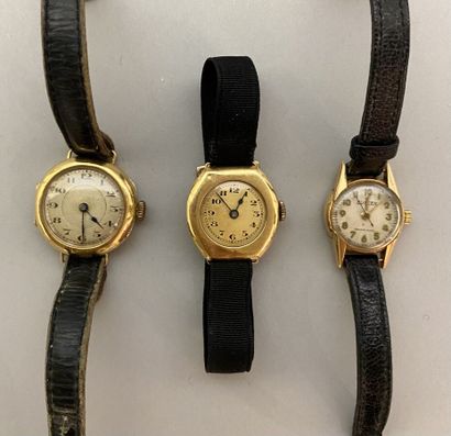 Ensemble de trois montres bracelets de dame...