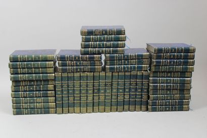 mannette comprenant 46 volumes de la Bibliothèque...