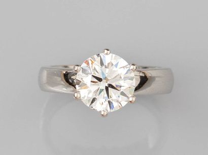 Solitaire ring in platinum set with a 2 ct...