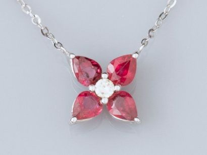 Flower necklace in 750°/°°(18K) white gold,...