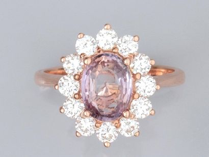 Ring in 750°/°°(18K) pink gold, set with...