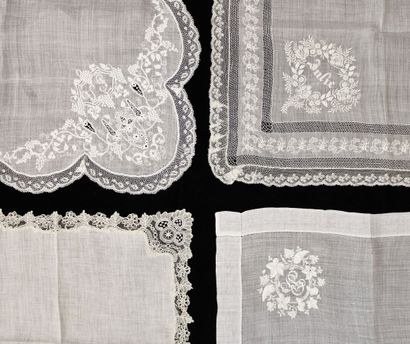 Lot de quatre mouchoirs, XIXème siècle :...