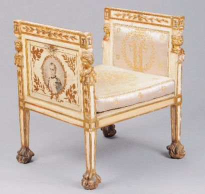 null TABOURET en bois laqué et doré à décors peints d'effigies de Napoléon I et Joséphine,...