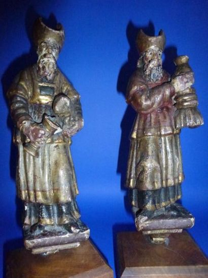 null Deux personnages Religieux en bois sculpté, doré. Trace de polychromie Flandres...