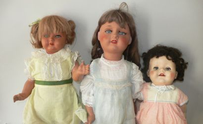 P56/ Un lot de trois poupées: deux en composition,...