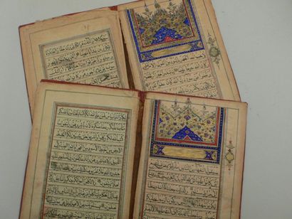 null Deux reliures en cuir avec pages de Coran