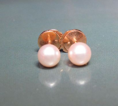 null Paire de boucles d'oreilles serties de perles de culture diamètre 6/6.5 mm (Japon)...