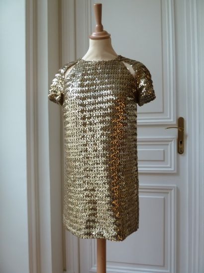 null Robe courte pailletée or, griffée Christian Dior Boutique London 0588 ?