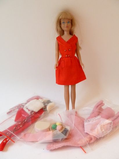null Poupée SKIPPER, blonde 1963, robe rouge, une tenue de patineuse, juste au corps,...