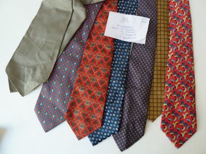 null Un lot de six cravates dont 3 Hermès, 1Chanel, 1 Charvet, on y joint une la...