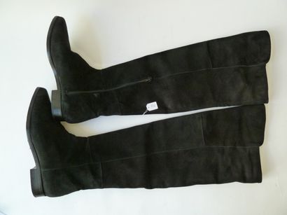 null 3 paires de chaussures :une paire de cuissardes en daim noir, Accessoire »T.38...