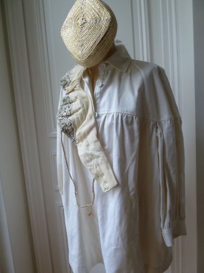 null Un lot : Une marinière en coton blanc, griffée Saint Laurent Rive gauche, T36...
