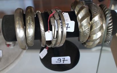 null 10 bracelets en baitung ou métal