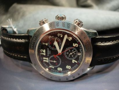null TISSOT, montre chronographe en acier modèle 1853, mouvement quartz sur bracelet...