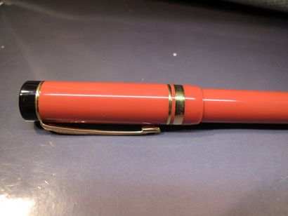 PARKER DUOFOLD stylo plume en résine noire et corail, plume en or