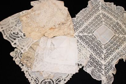 null Lot de 8 petits mouchoirs en linon, Valenciennes, Application, Duchesse et tulle...