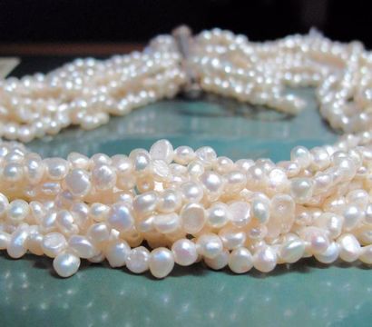   Collier tresse de petites perles de culture baroques