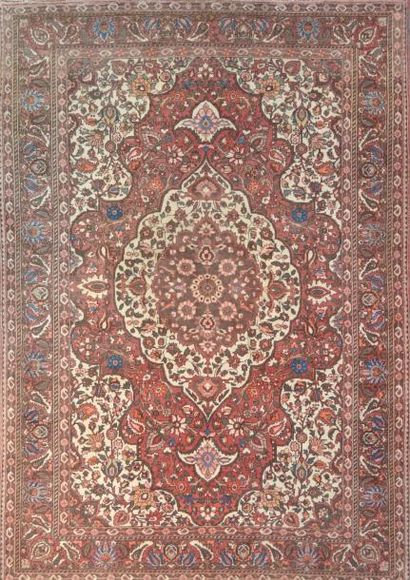 null BAKTIAR-SEMNAN (Iran), vers 1980. 310 x 218 cm