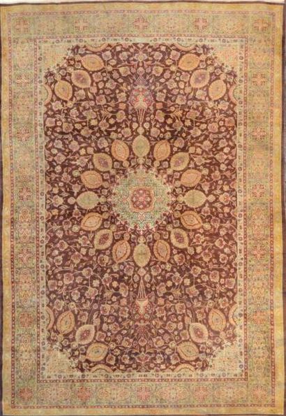 null TABRIZ (Iran), vers 1970. 300 x 200 cm