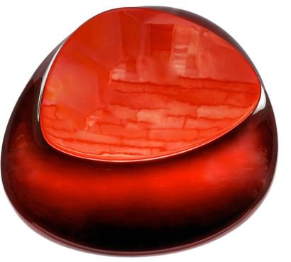 null Table basse en résine laquée rouge en forme de galet

H. 28 cm x L. 56 cm