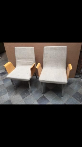 null Paire de fauteuils garniture de tissus jaune d’origine (usagé), structure en...