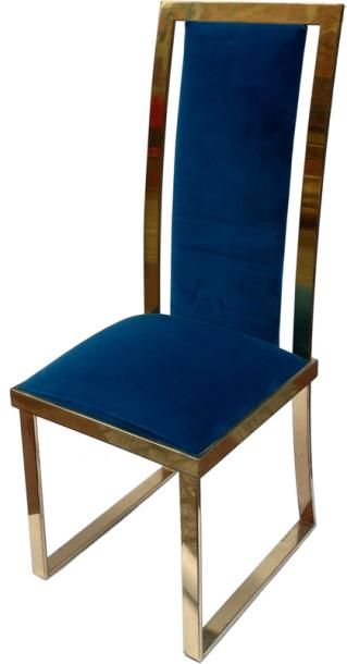 null 5 chaises à haut dossier plat et métal doré 

4 garnitures bleu, 1 garniture...