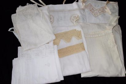 null Un lot de 16 chemises de jour, lin, coton, broderies et Venise et 1 cache-corset,...