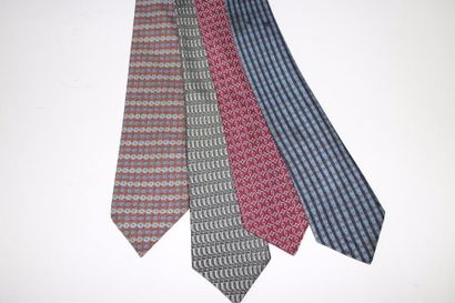 null HERMES

Lot de 4 cravates 