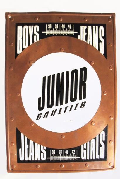 null Plaque JUNIOR GAULTIER

En métal cuivré émaillé, circa 1990 (provenance anciennement...