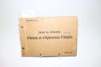 null CARNET de SILHOUETTES d’AVION et HYDRAVIONS FRANÇAIS 

De mars 1940. 51 fiches....