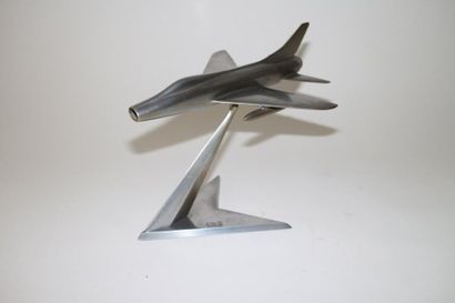 null NORTH AMERICAN F-100 Super-Sabre
Modèle en aluminium poli du 1er chasseur à...