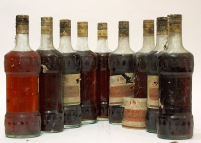 null 9 bouteilles MUSCAT DE BEAUMES DE VENISE - Vin doux naturel non millésimé 
Etiquettes...