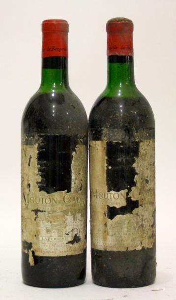 null 2 bouteilles MOUTON CADET DOMAINES ROTHSCHILD - Médoc 1967
Etiquettes tachées,...