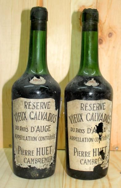 null 2 bouteilles CALVADOS "Vieille reserve" Pierre HUET 1865
Etiquettes et collerettes,...