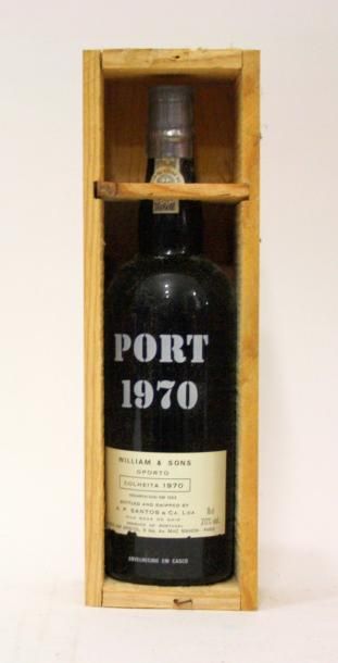 null 1 bouteille PORTO WILLIAMS & Sons 1970
En coffret .Etiquette légèrement gri...